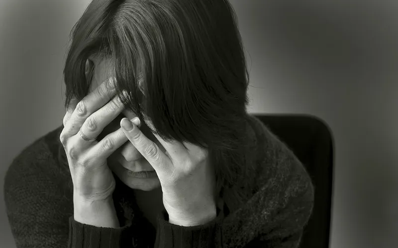 افسردگی چیست؟ ۱۰ راه ساده برای مقابله با افسردگی روزمره